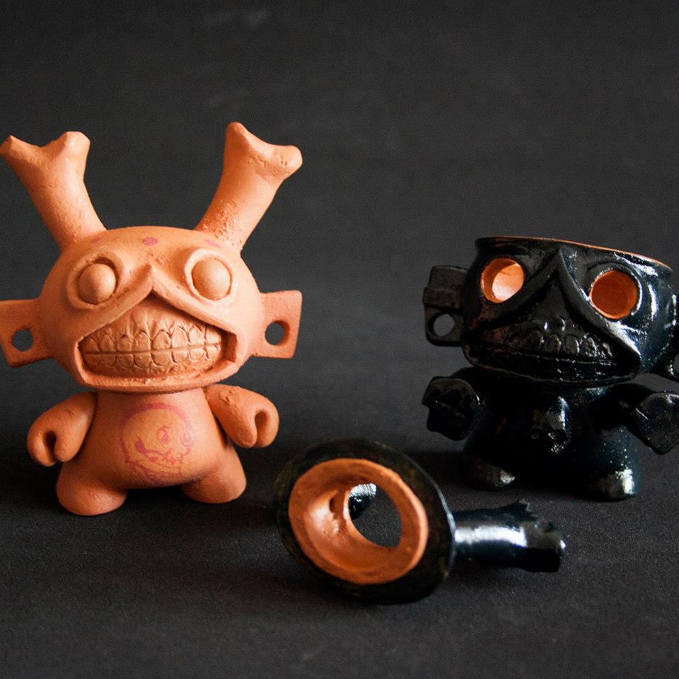 X Ochenta Tres X83 regular and chase day of the dead series dunny