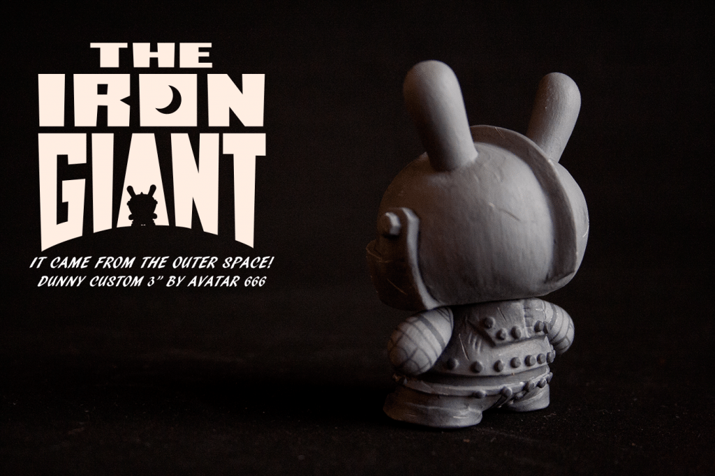 Avatar666 The Iron Giant 3inch Dunny back