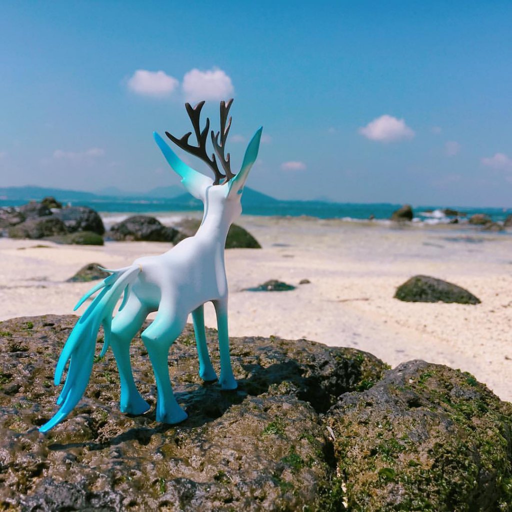 Fortune Deer Aquamarine Edition By Bakkun Sang Hyuk Park resin toy