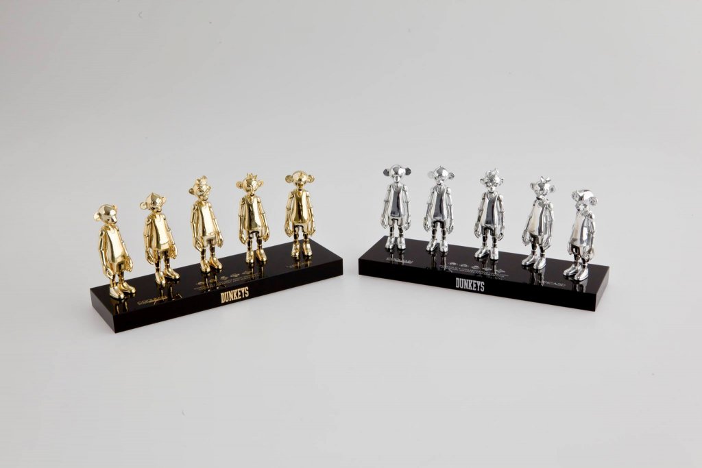 dunkeys-gold-and-silver-editions-by-coolrain-studio-3inch-set-stage