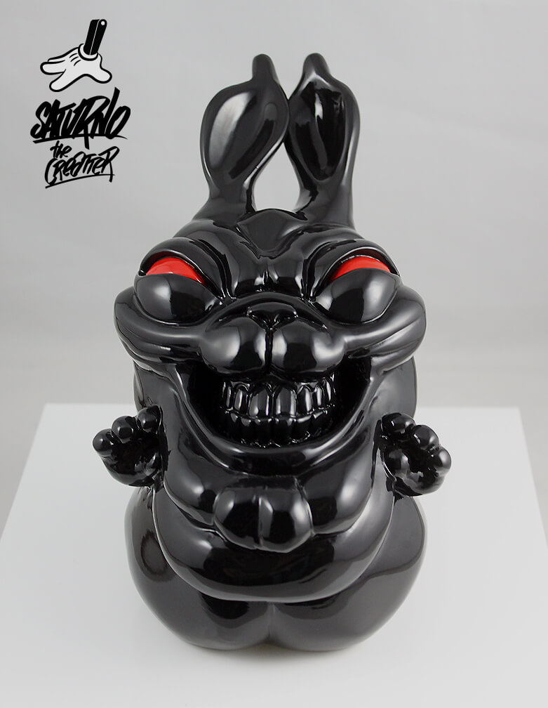 naughty-rabbit-glossy-black-saturno-silent-stage-front