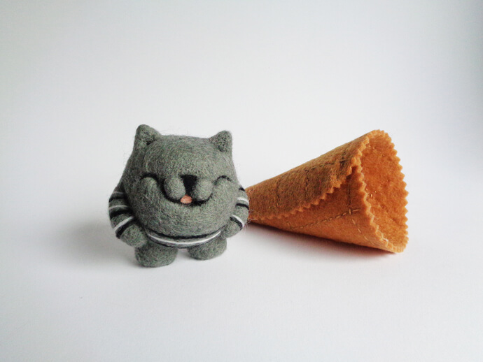 Droolwool Scoopsie Licorice: Kitty Cat Ice Cream Scoop - The Toy Chronicle