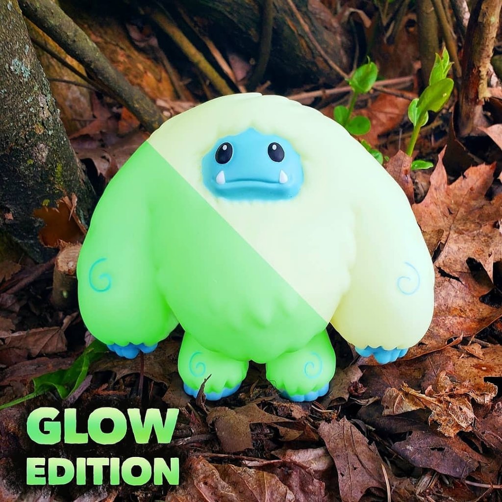 Abominable Toys Chomp Glow-in-the-Dark & Bigfoot  2 PIN SET 