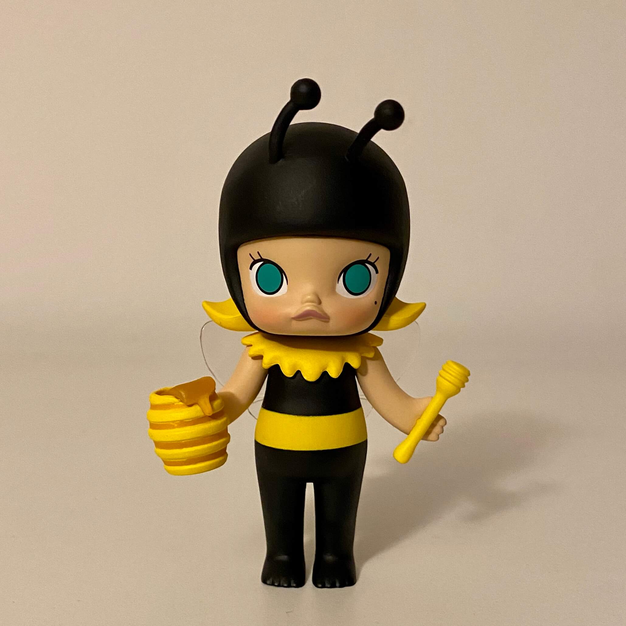molly-bugs-s1-popmart-kennyswork-bee